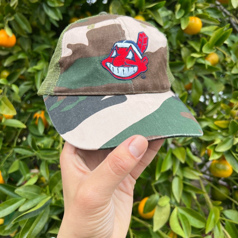 Cleveland Indians Camo Trucker snapback hat.